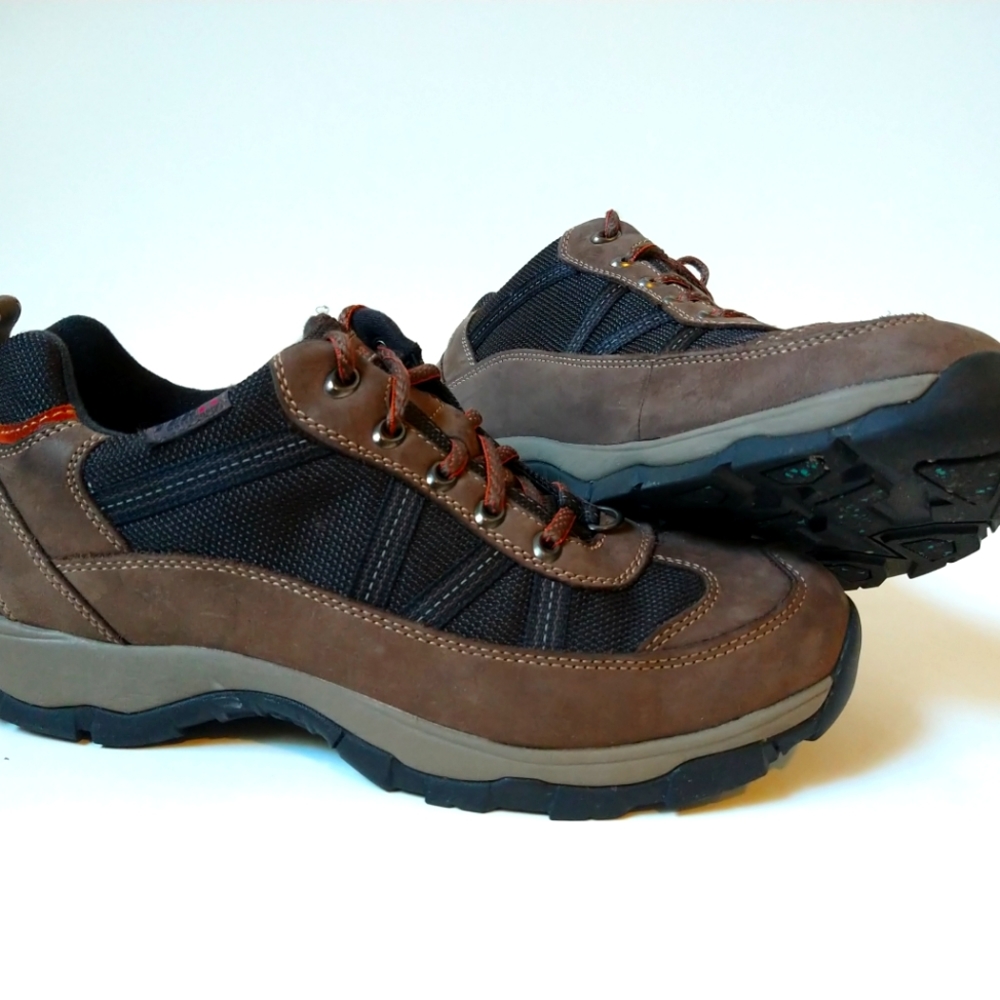 Men's Snow Sneakers 4 with Arctic Grip, Low Lace-Up (size 10.5)